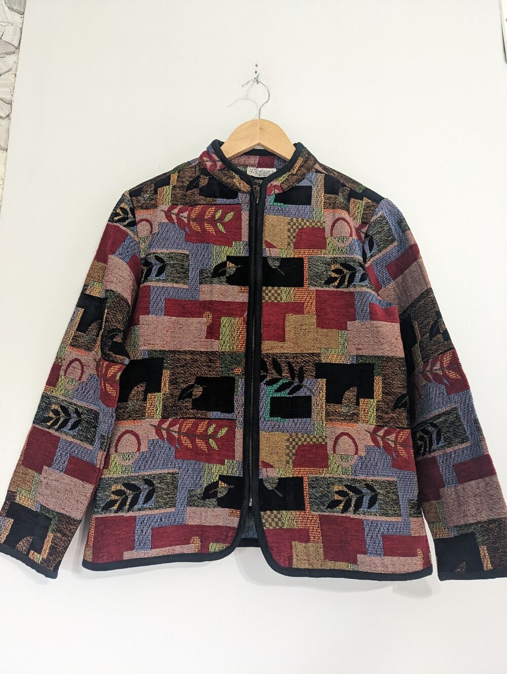Vintage Traditions Petite M-L Jacquard Tapestry Jacket Multicolor Geometric
